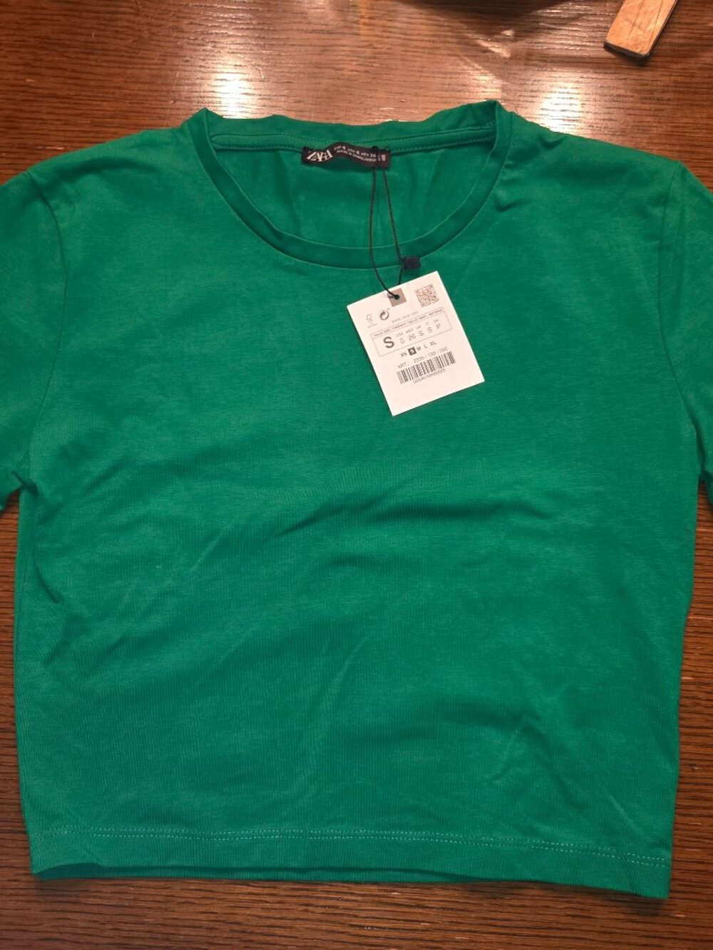 NWT- Zara Women's Short Sleeve Crewneck T-Shirt- Small